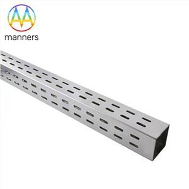 Gilus apdorojimas su Punch Holes Square Aluminium Tube